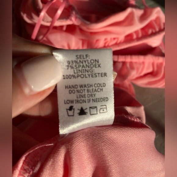 Blue Blush Women’s Pink Accordion Ruffle Strapless Cocktail/Formal Dress Size M - Picture 6 of 6